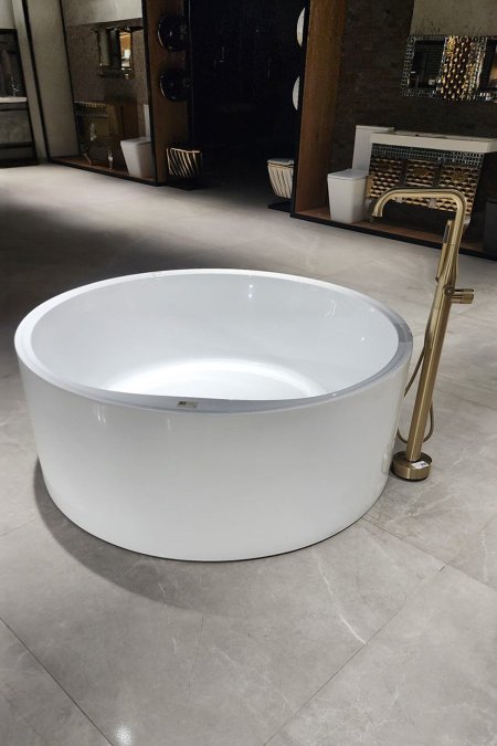 بانيو دائري مستقل مع خلاط أرضي ذهبي